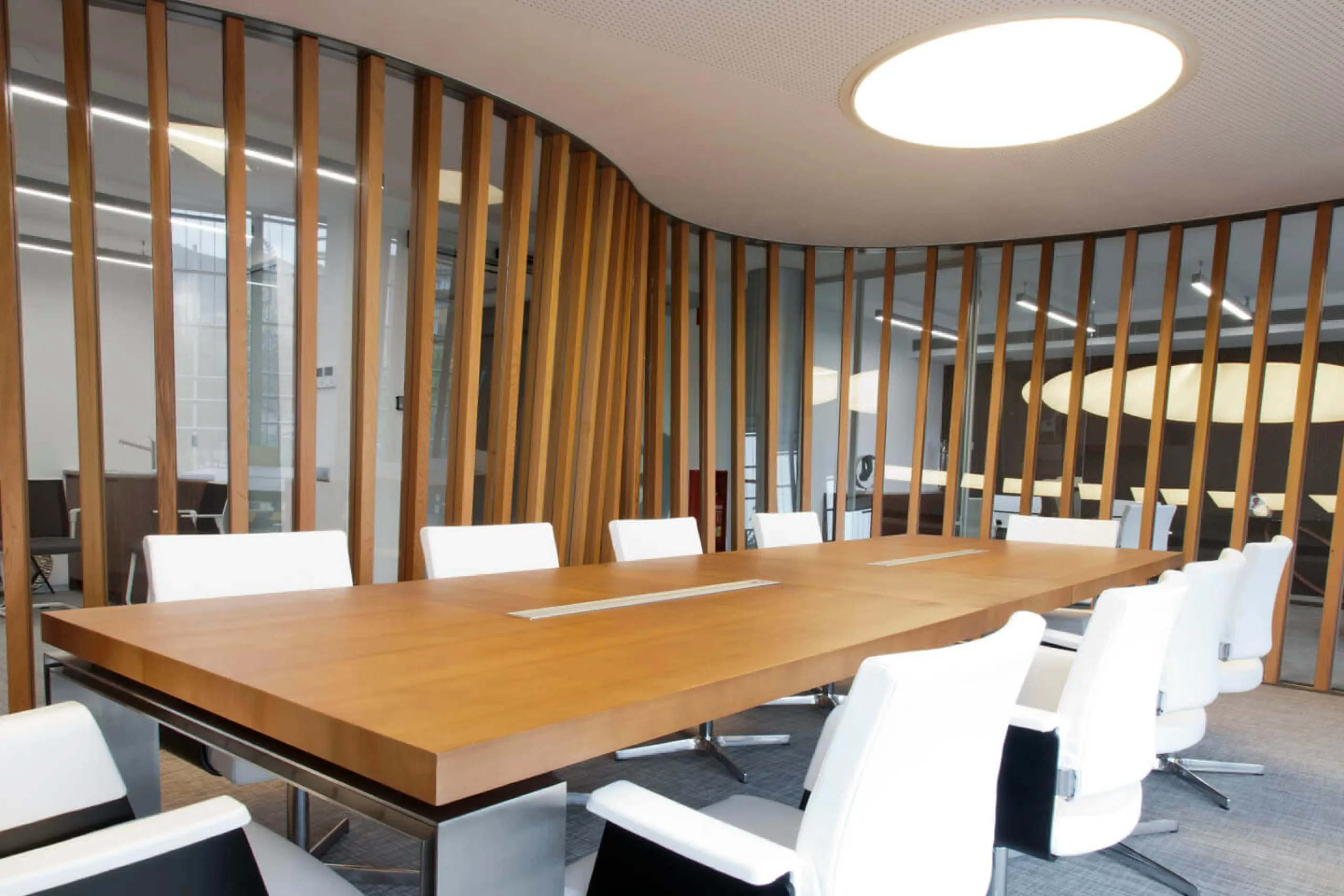 Interiorismo y carpinteria sala de reuniones