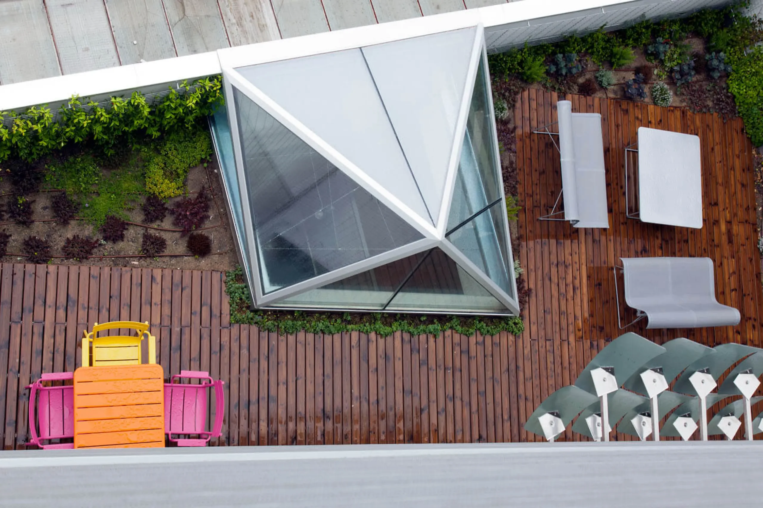 terraza sede central aura seguros