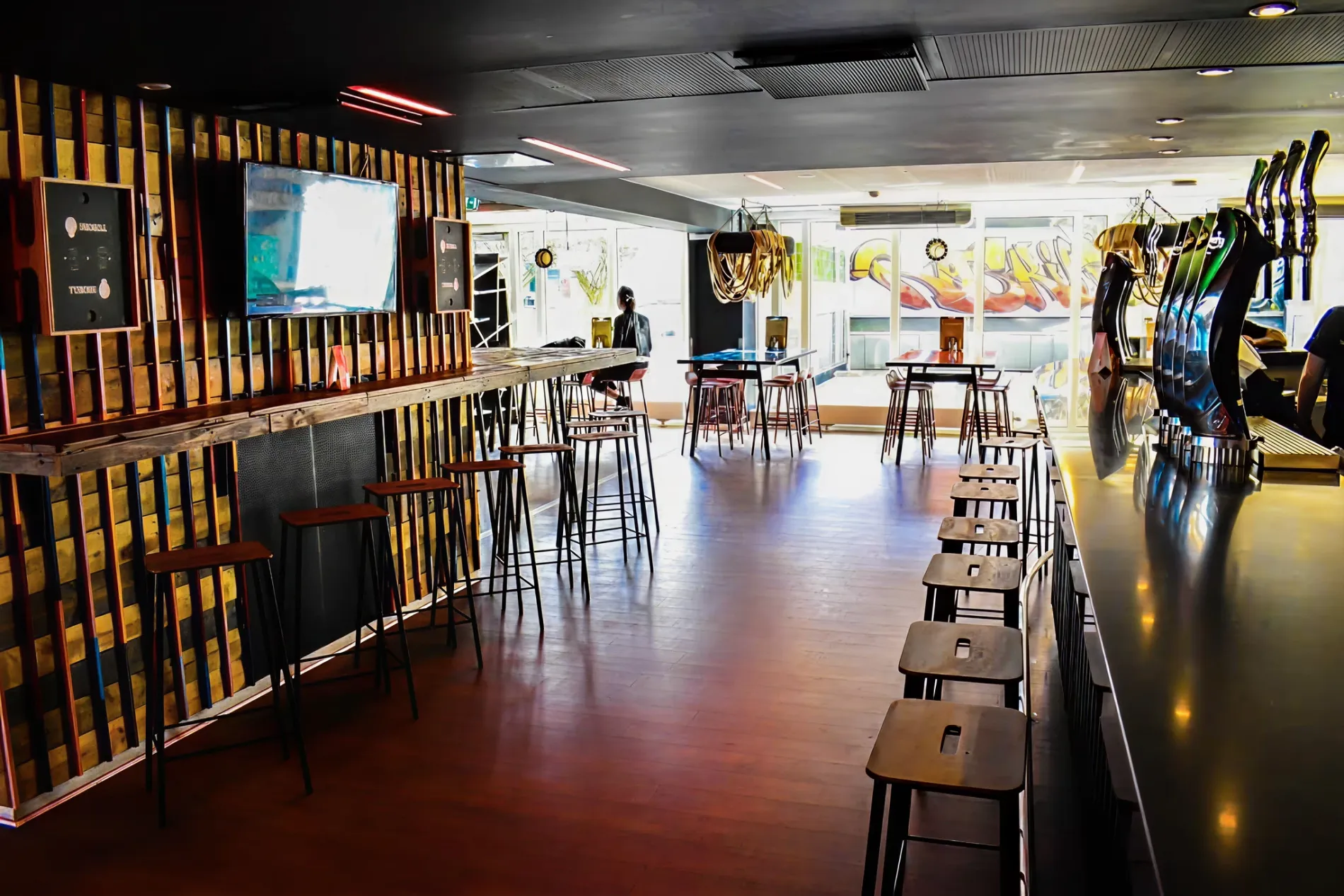 mobiliario y gestión de compra para restaurante generator