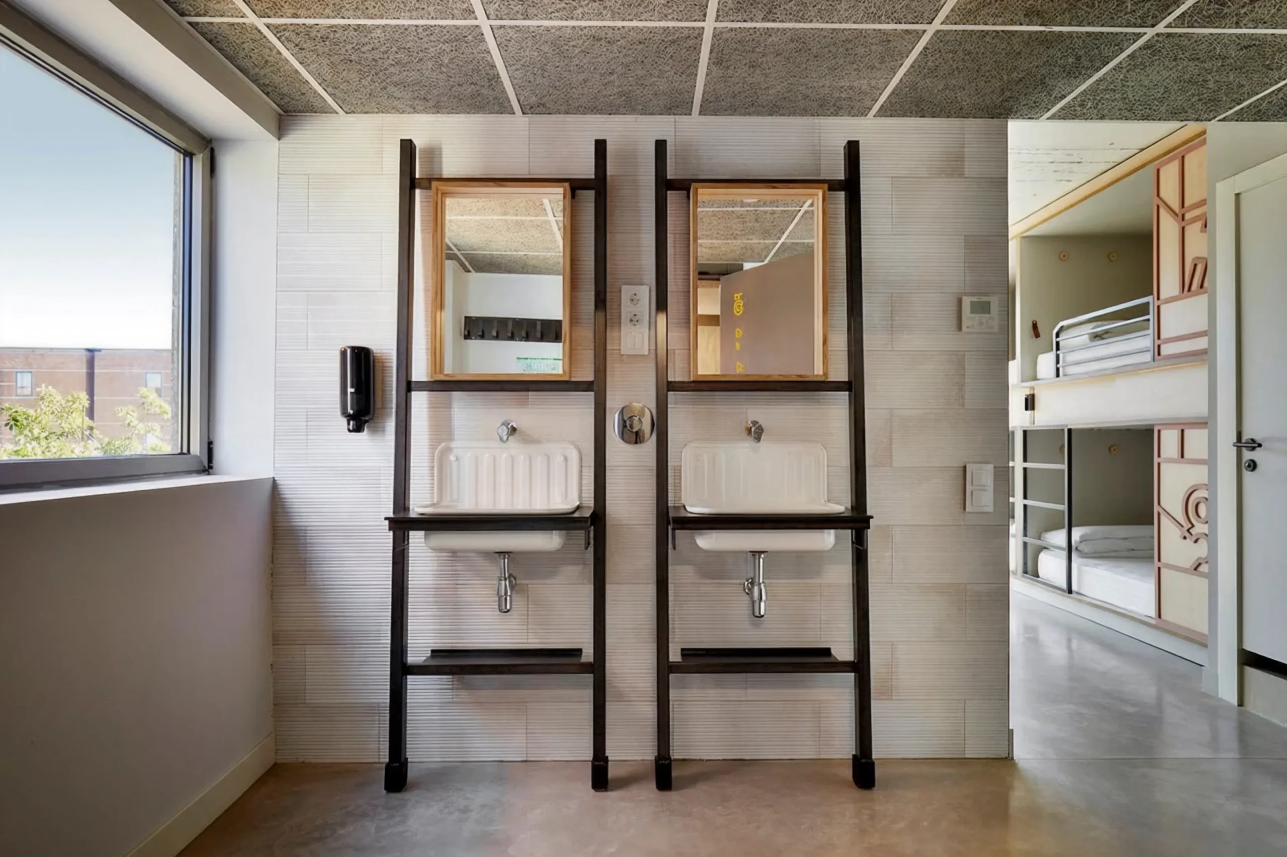 mobiliario fijo baños hotel